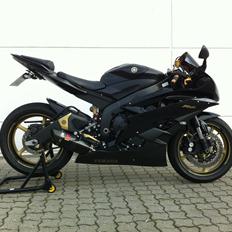 Yamaha R6