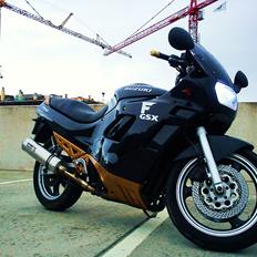 Suzuki GSX 750 F