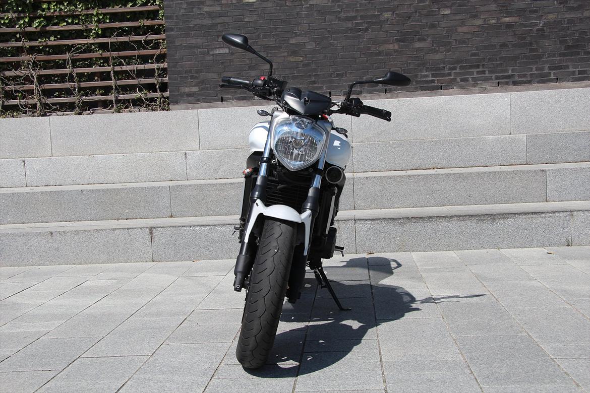 Yamaha FZ6 S2 "Solgt" billede 5