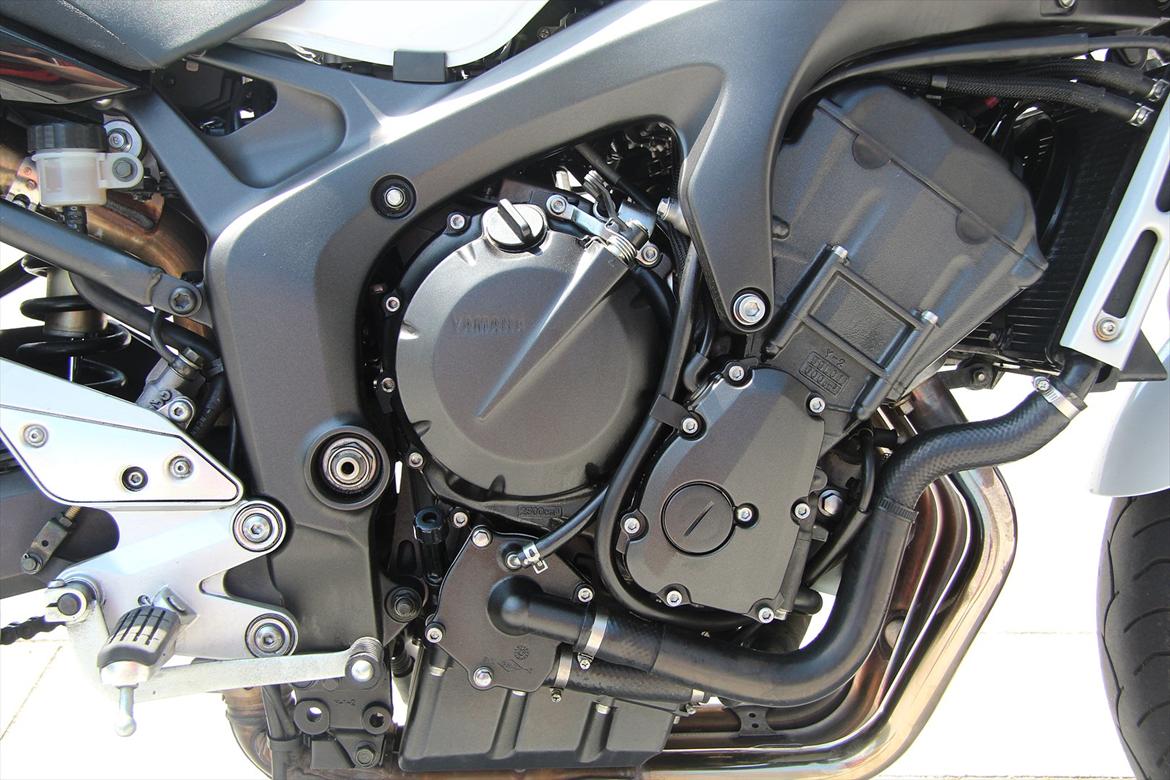 Yamaha FZ6 S2 "Solgt" billede 10
