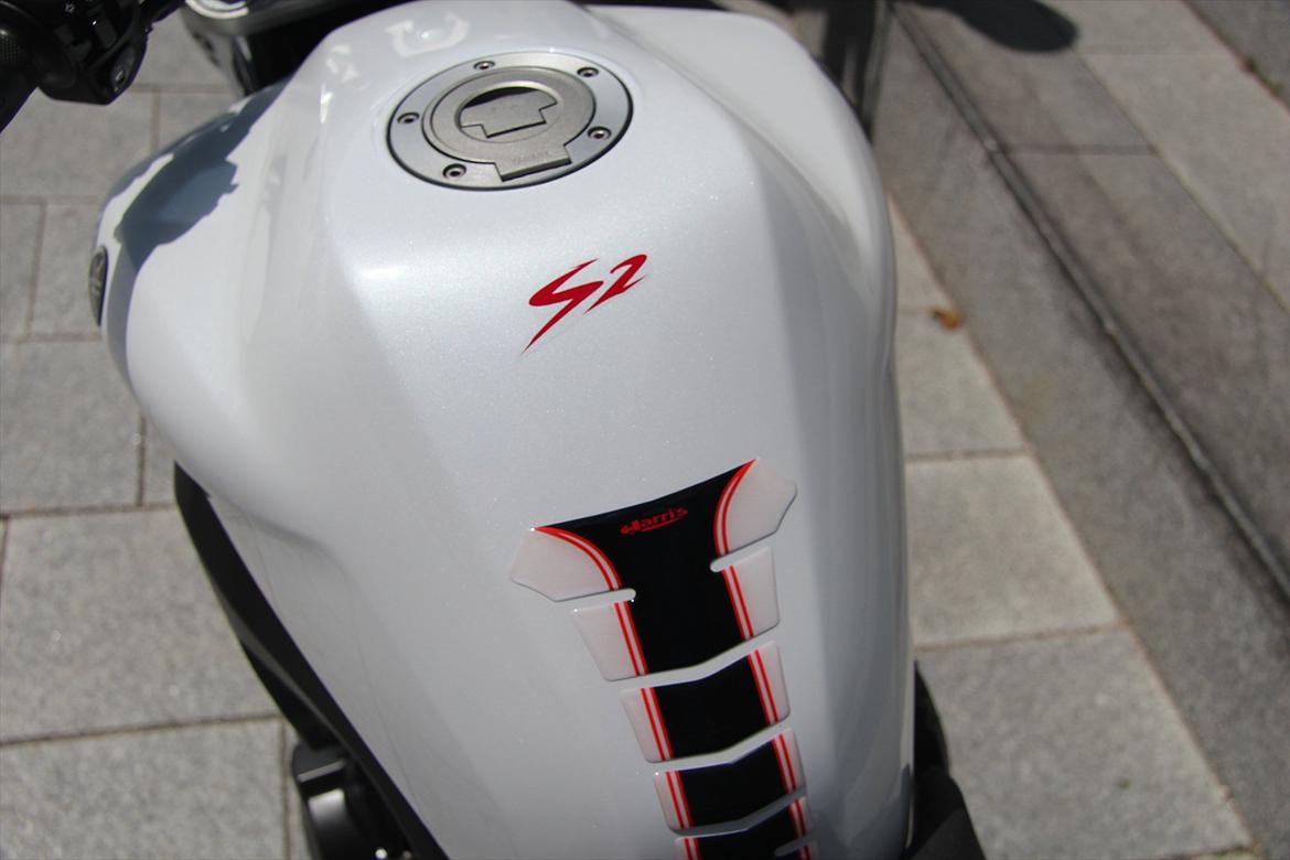 Yamaha FZ6 S2 "Solgt" billede 11