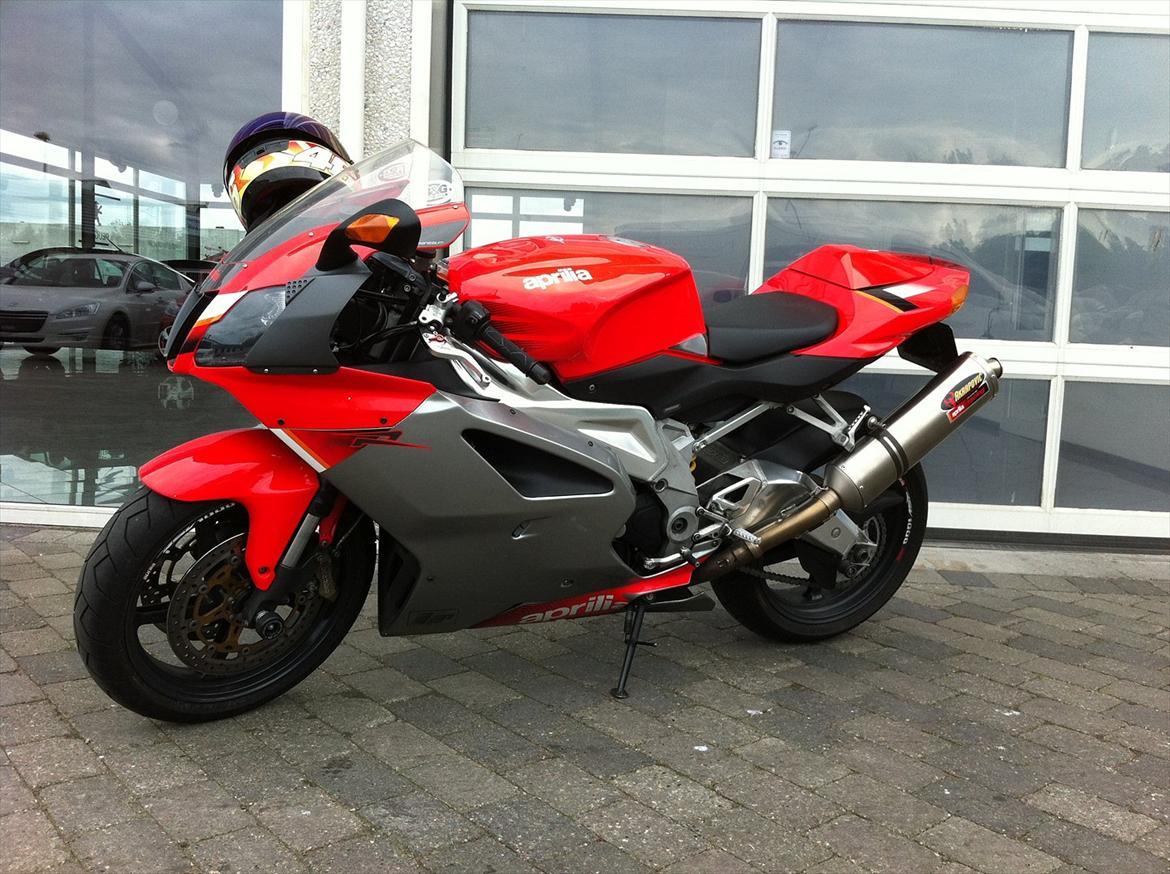 Aprilia RSV 1000 RR billede 10