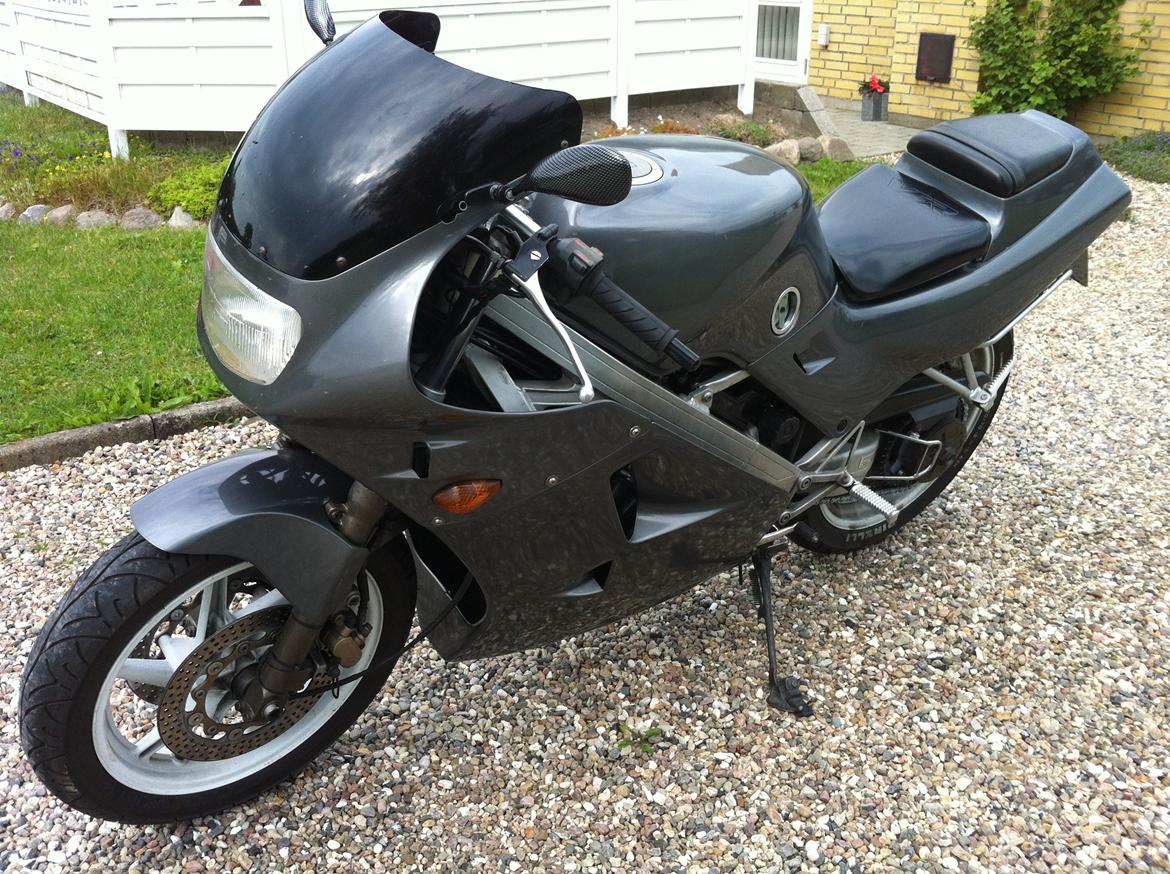Honda VFR 400R NC24 billede 1