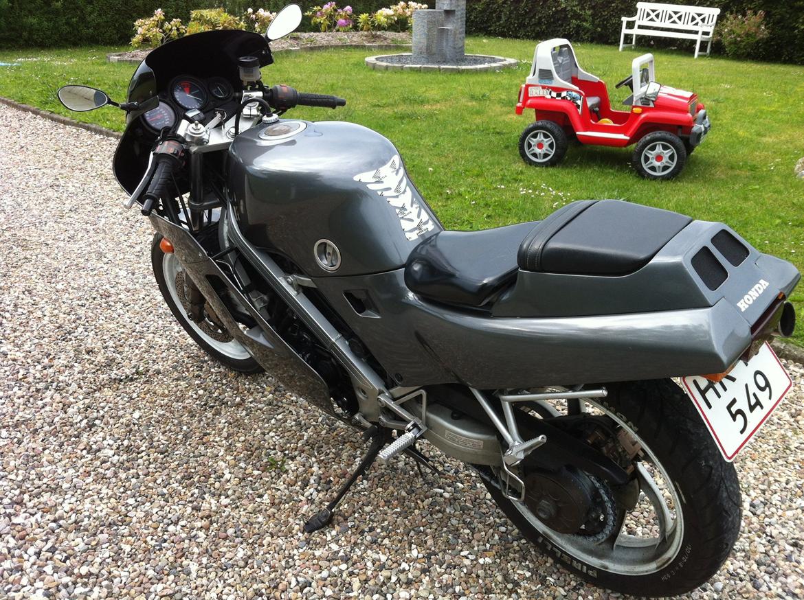 Honda VFR 400R NC24 billede 2