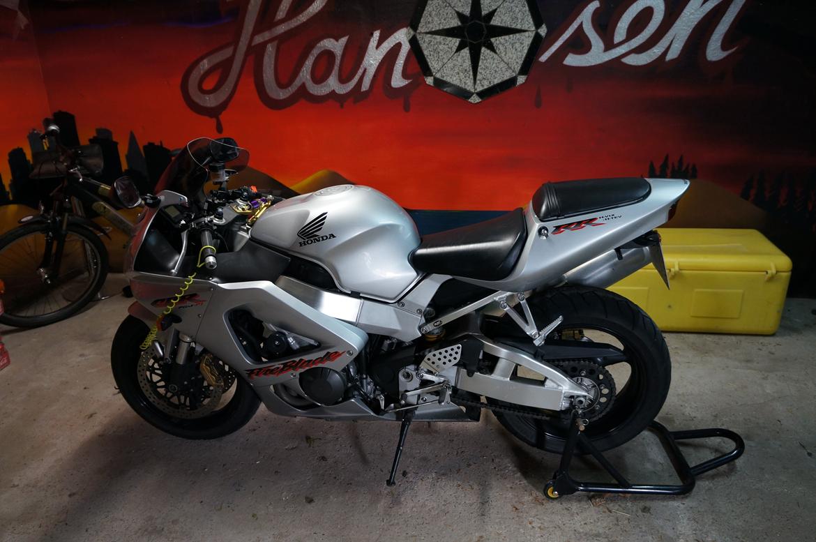 Honda CBR 929 RR billede 2