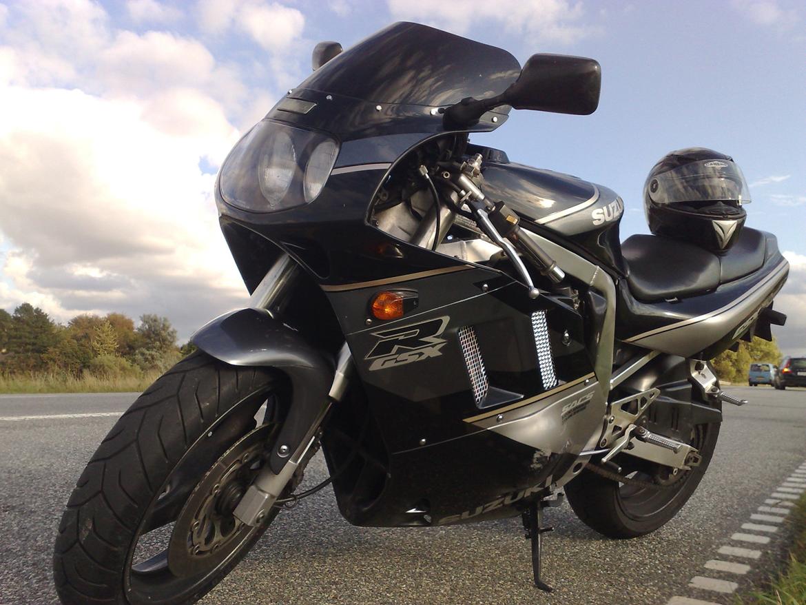Suzuki GsxR 750 billede 1