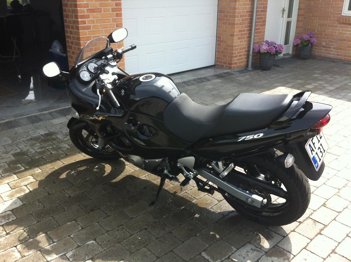 Suzuki GSX 750 F billede 3