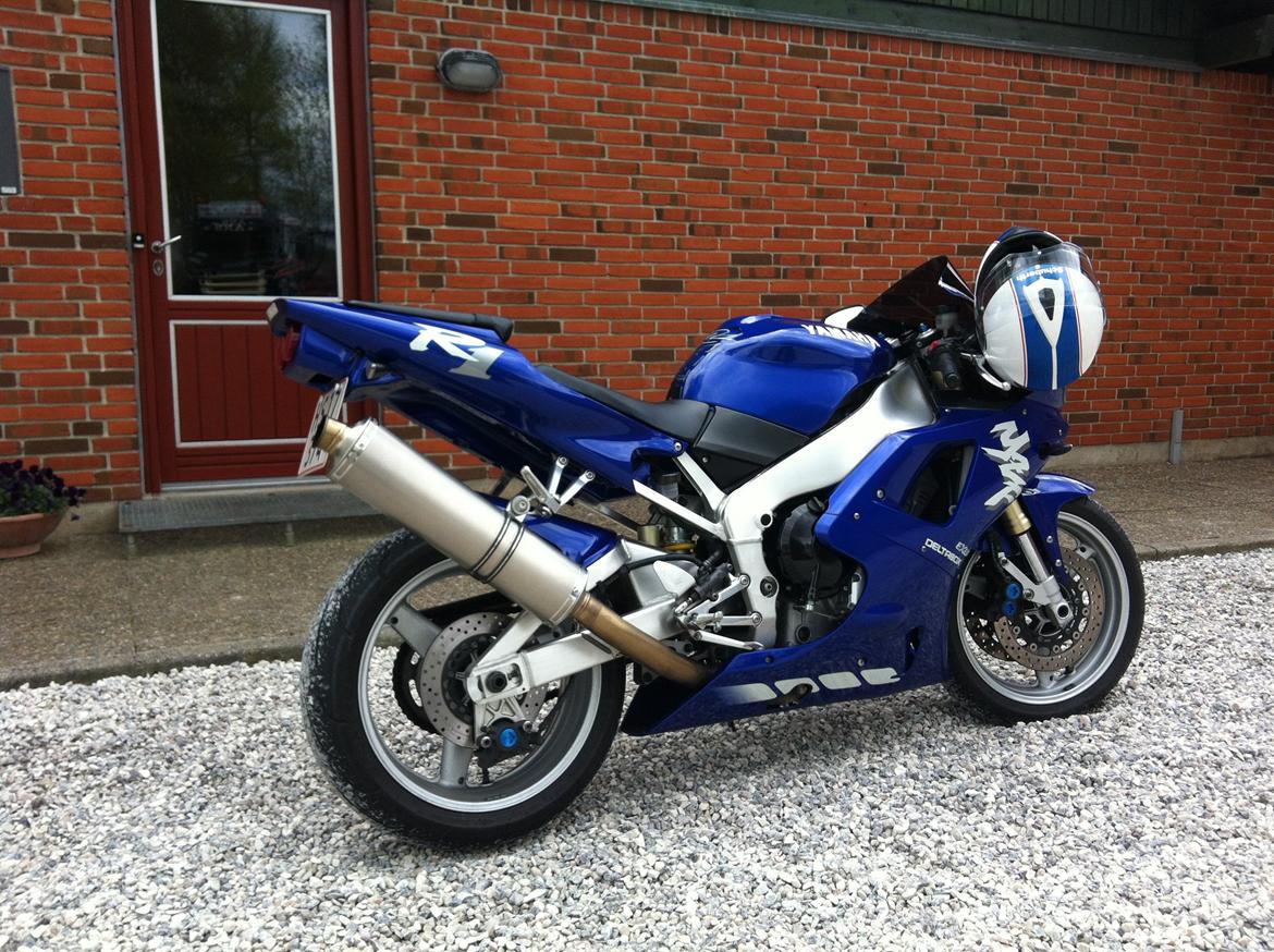 Yamaha YZF R1 billede 1