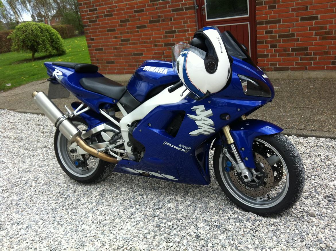 Yamaha YZF R1 billede 2