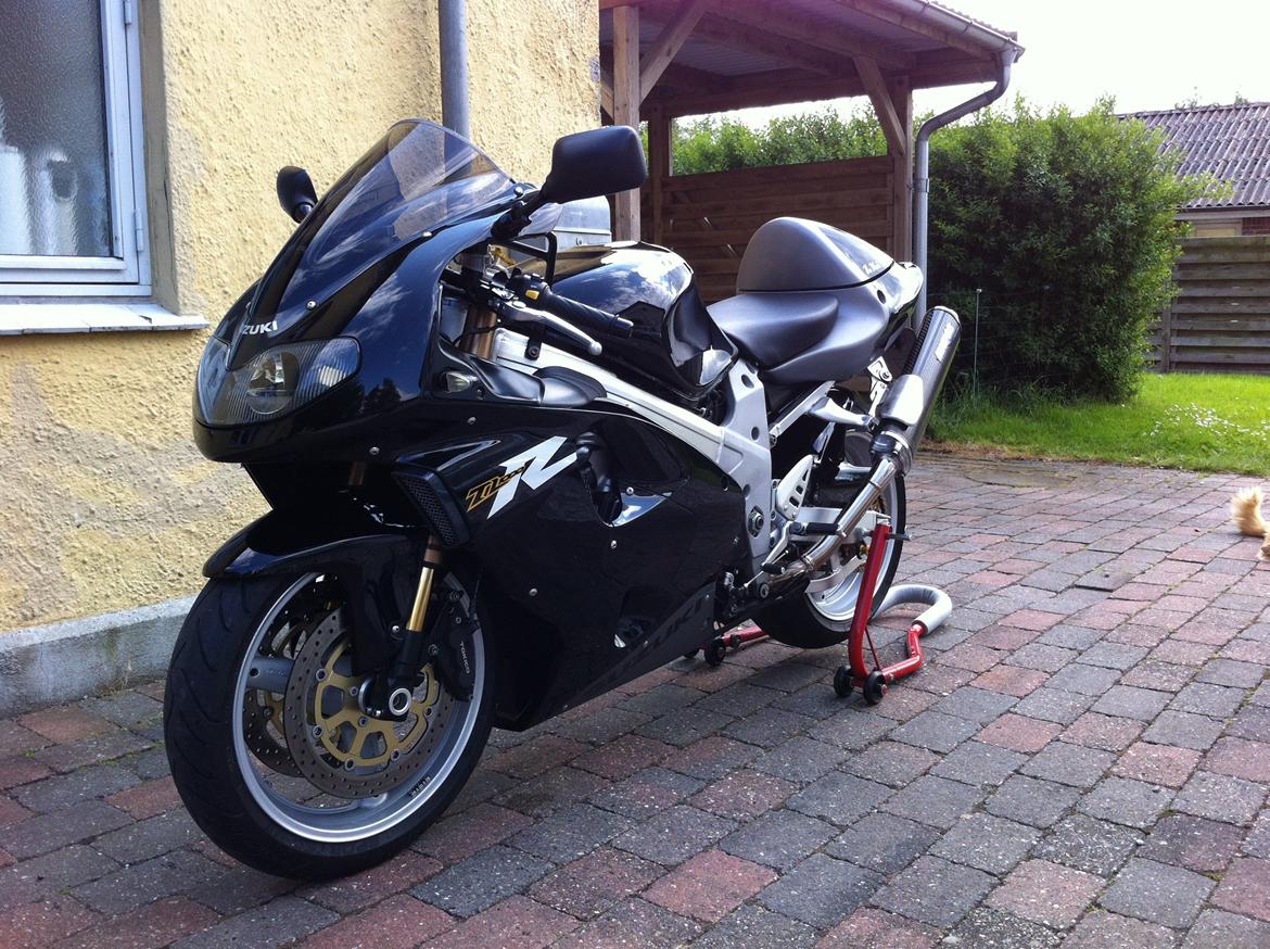 Suzuki TL1000R (Solgt) billede 3