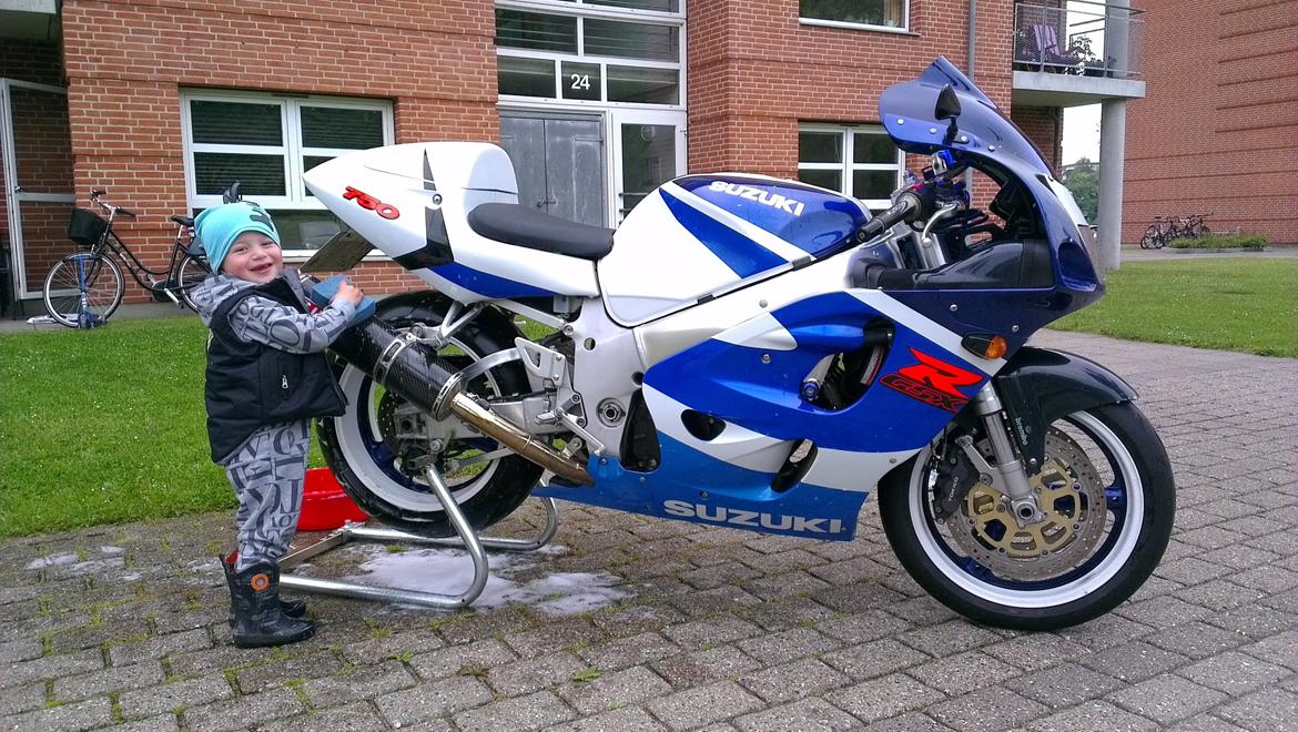 Suzuki GSXR 750 (SOLGT) - Er dette børne arbejde ulovligt ? billede 13