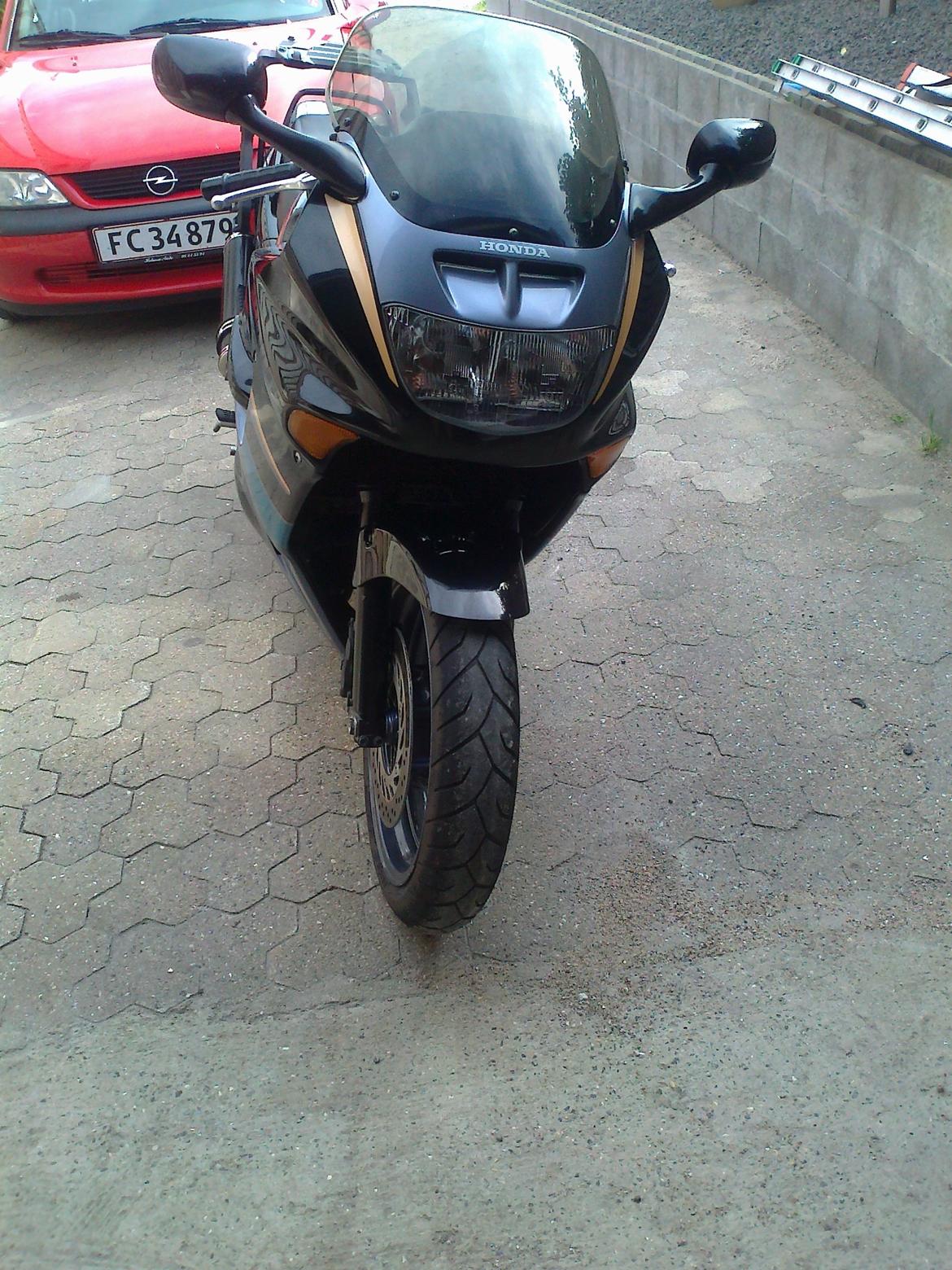 Honda CBR 1000F billede 3