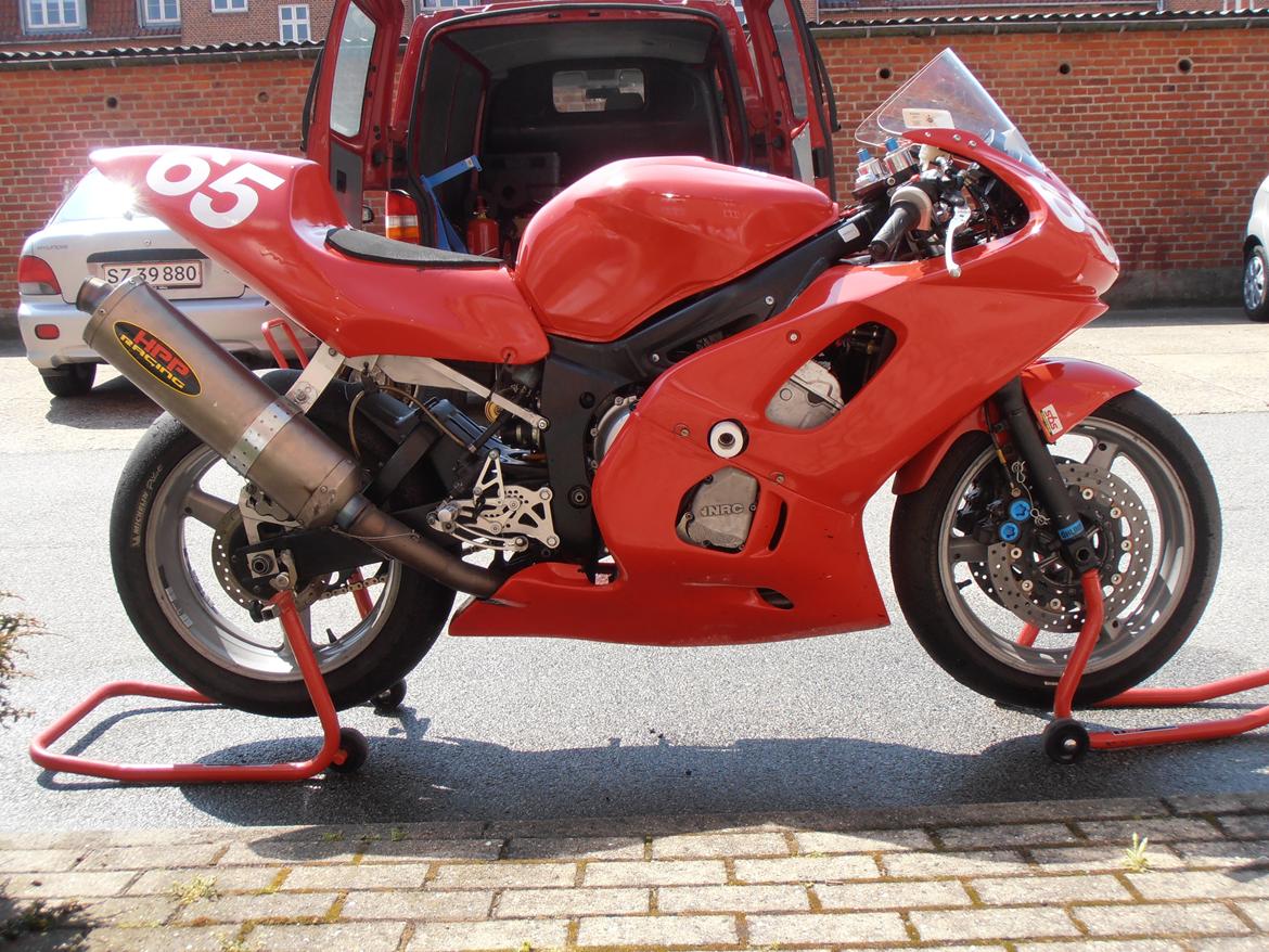 Yamaha YZF R6 billede 1