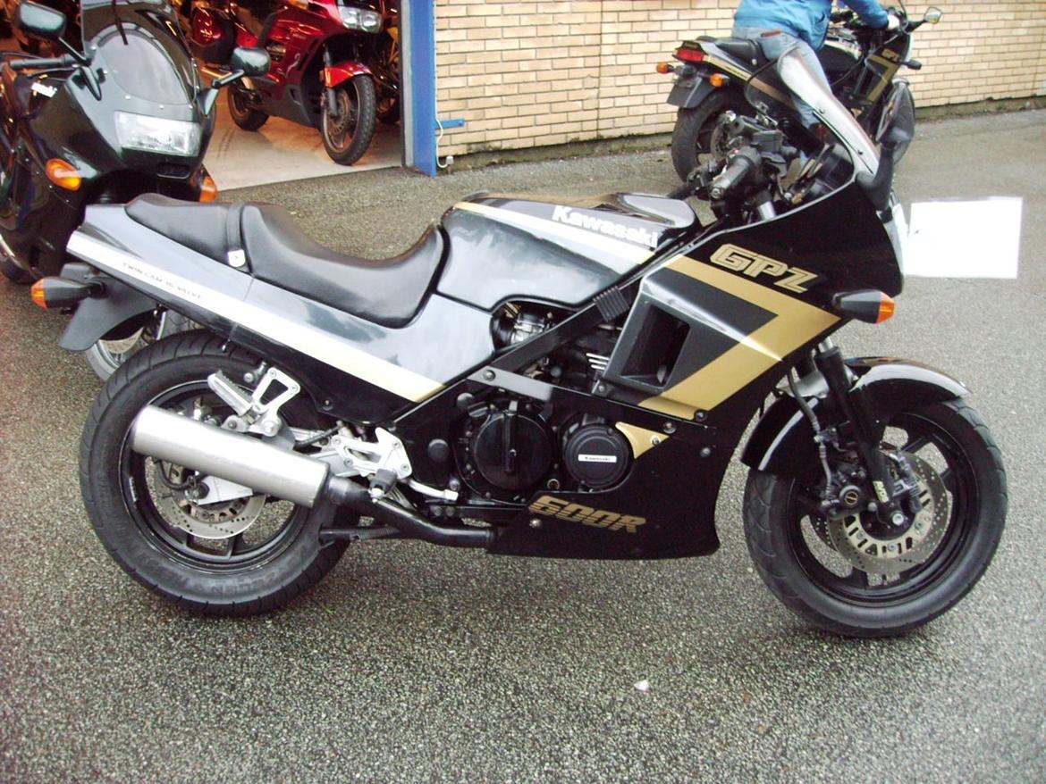 Kawasaki GPZ 600 R billede 2