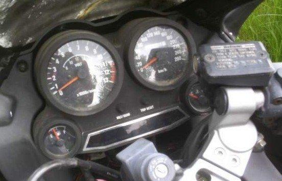 Kawasaki GPZ 600 R billede 3