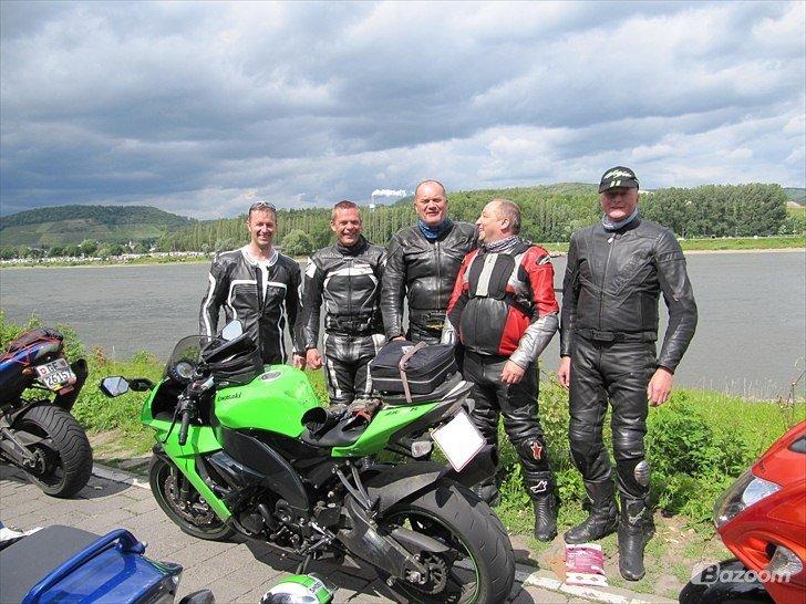 Kawasaki ZX-10R Öhlins Edition - Ved Mosel 2011 fra venstre: Mark, Michael, Jon, Biggles og mig billede 20