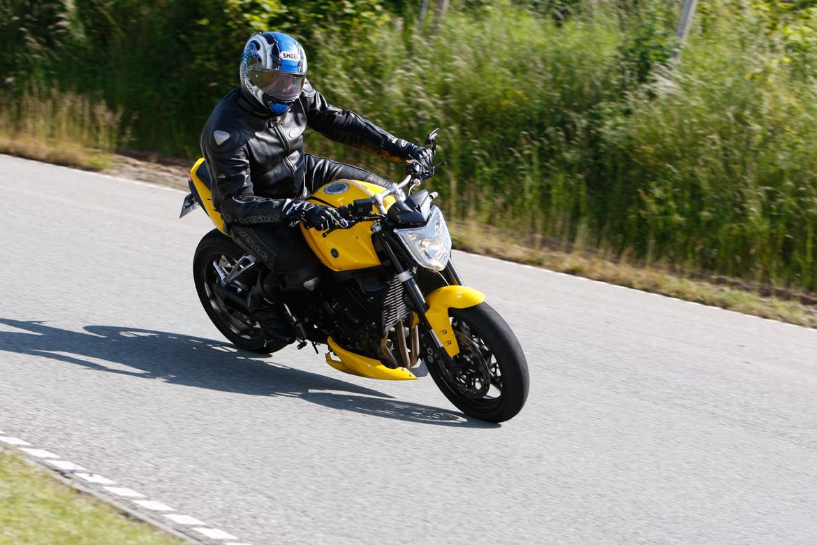 Yamaha FZ1-N "SOLGT" - Kørekursus på Ring djursland 2012. billede 18