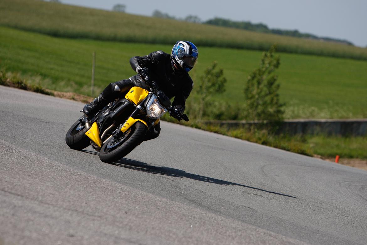 Yamaha FZ1-N "SOLGT" - Kørekursus på Ring djursland 2012. billede 20