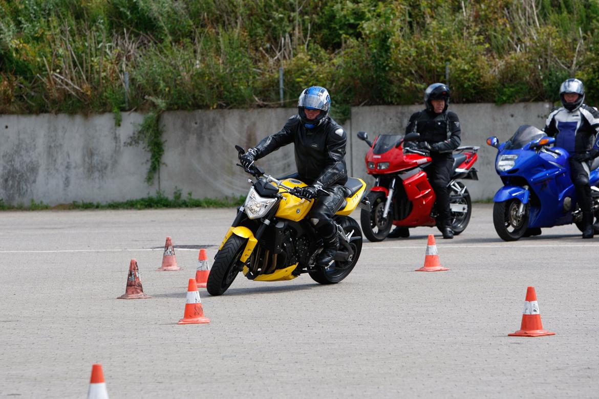 Yamaha FZ1-N "SOLGT" - Kørekursus på Ring djursland 2012. billede 19