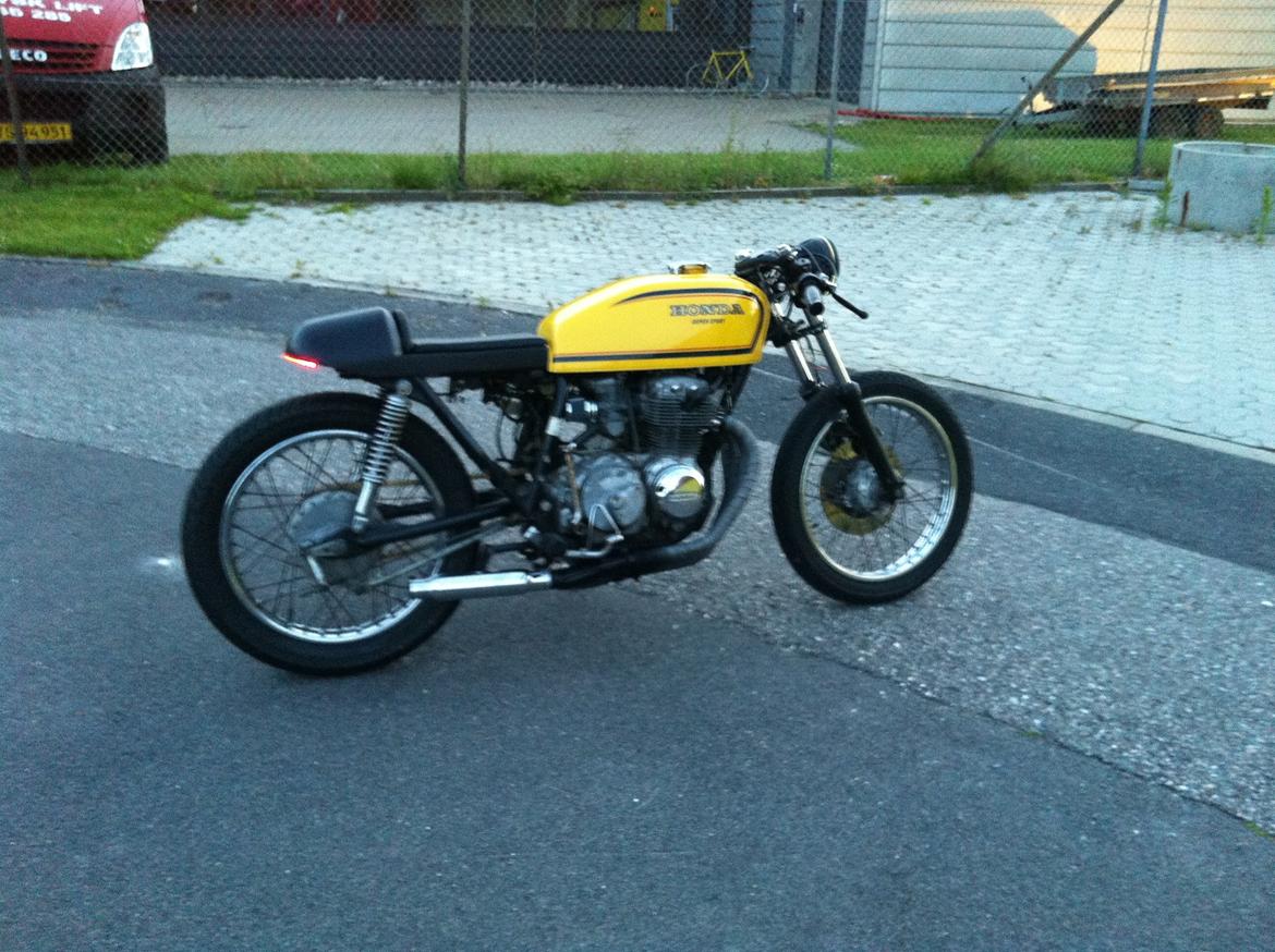 Honda CB 400 F billede 2