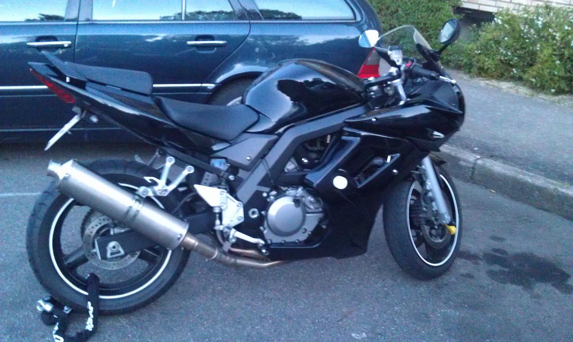 Suzuki sv650s (SOLGT) billede 1