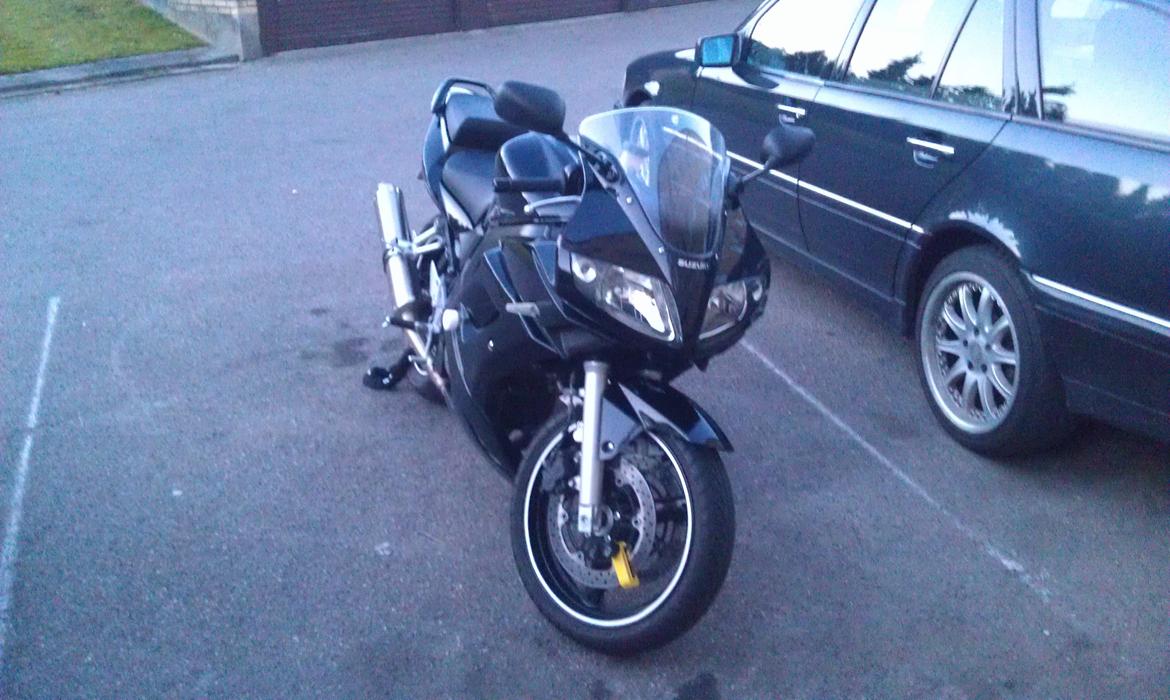 Suzuki sv650s (SOLGT) billede 2