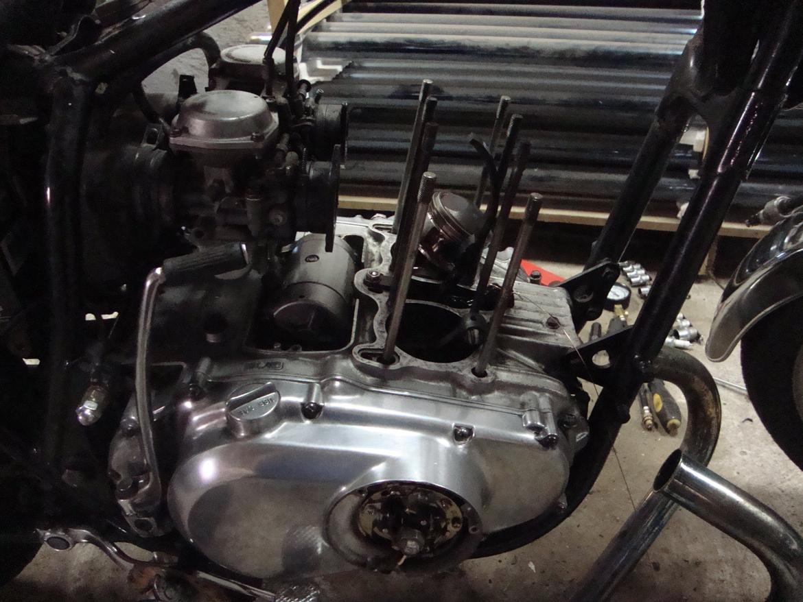 Suzuki GS 425 billede 2