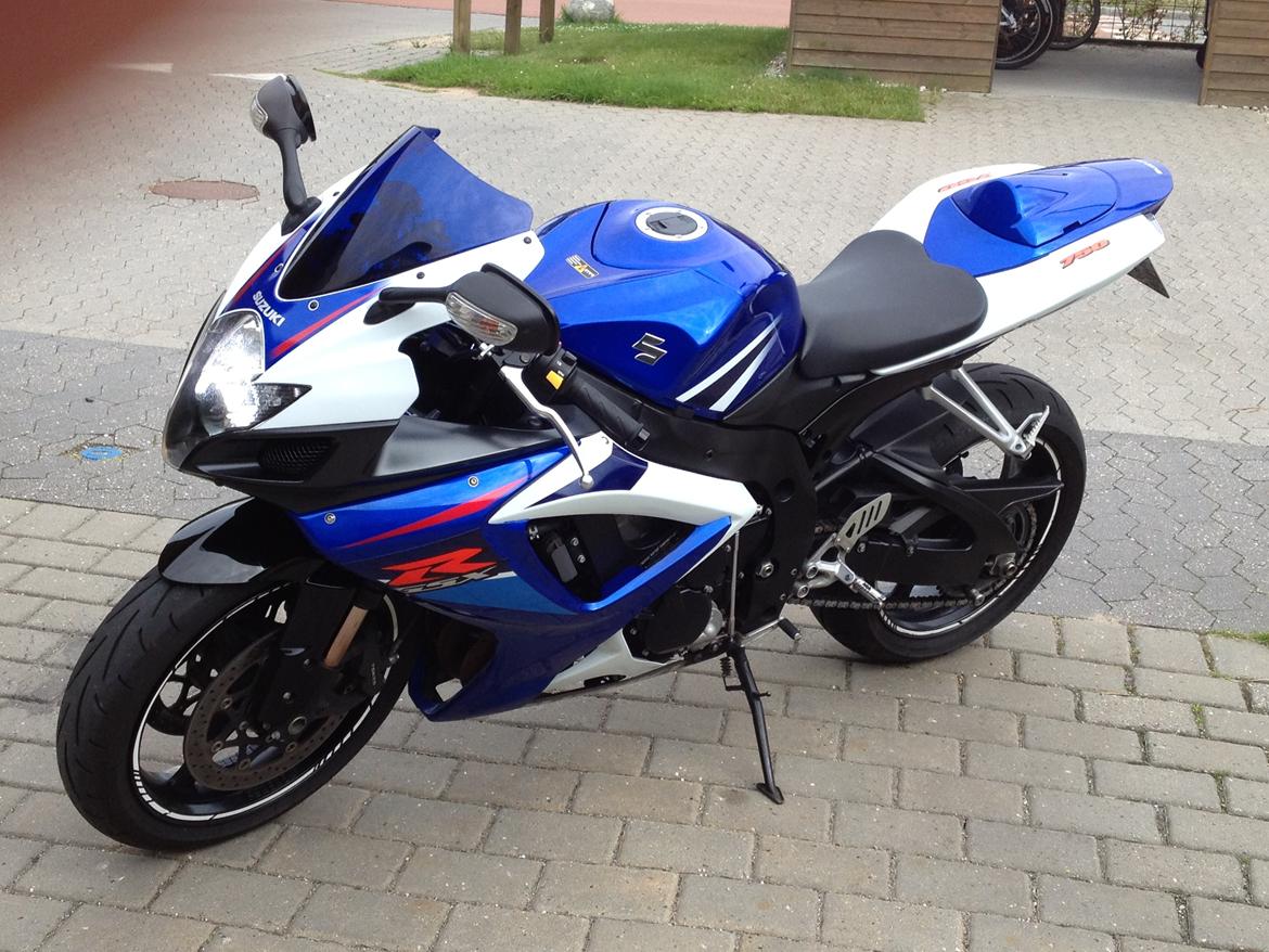 Suzuki GSXR 750 K7 billede 1