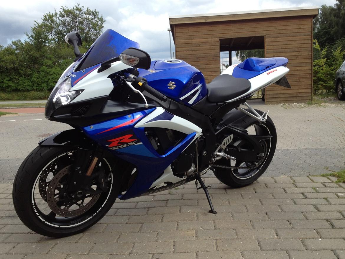 Suzuki GSXR 750 K7 billede 2