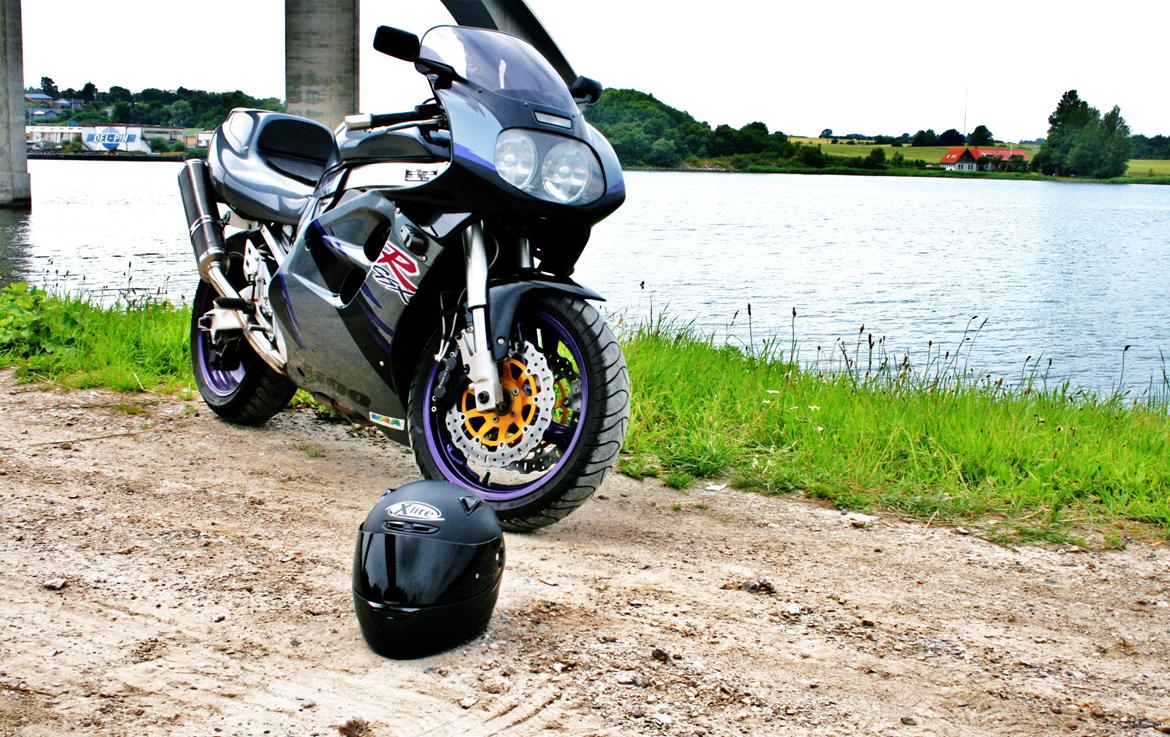 Suzuki GSXR 1100 billede 1