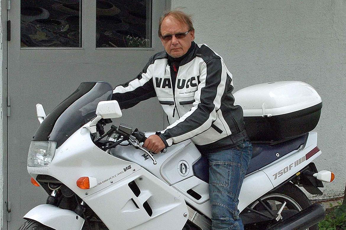 Honda VFR 750 F - Tidlig sommer 2012 billede 1