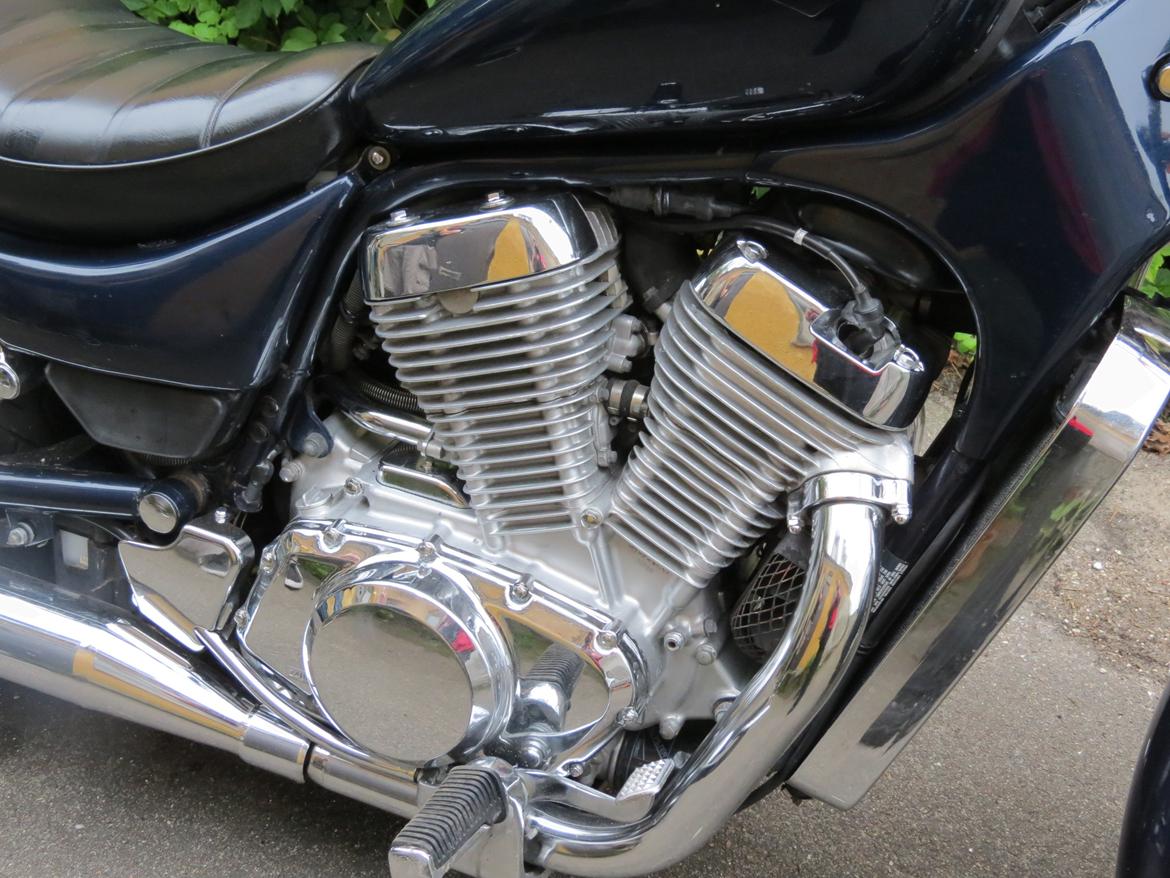 Suzuki Intruder VS700 billede 4