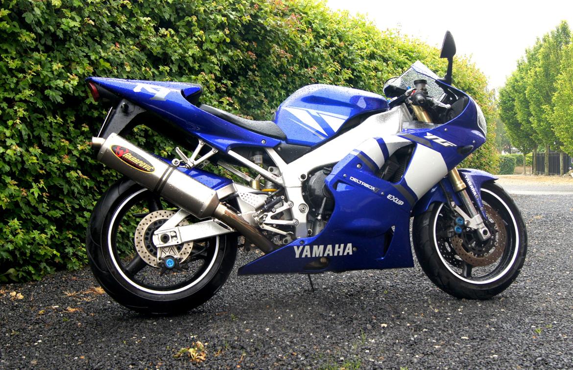 Yamaha R1 billede 2