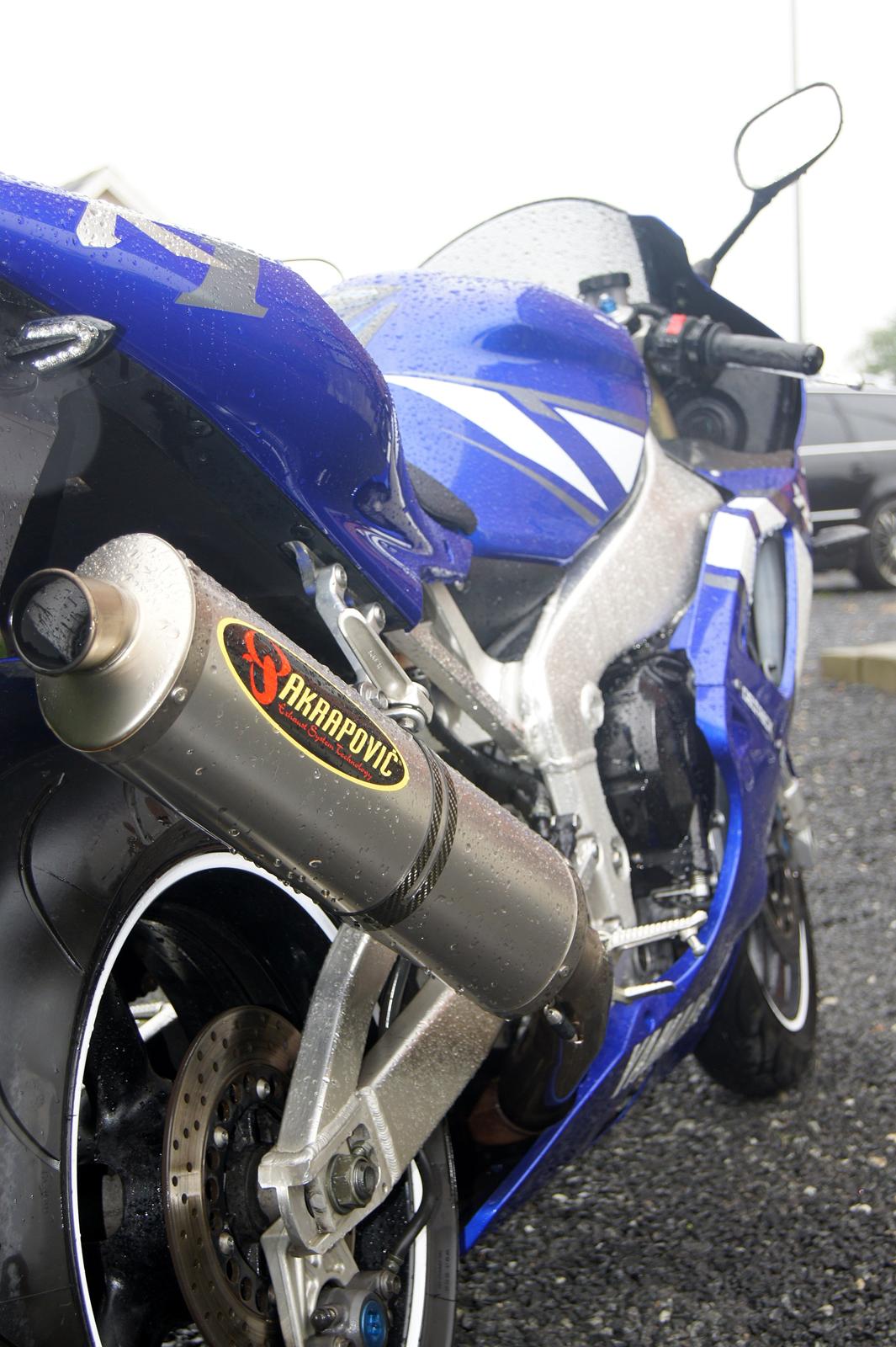 Yamaha R1 billede 4