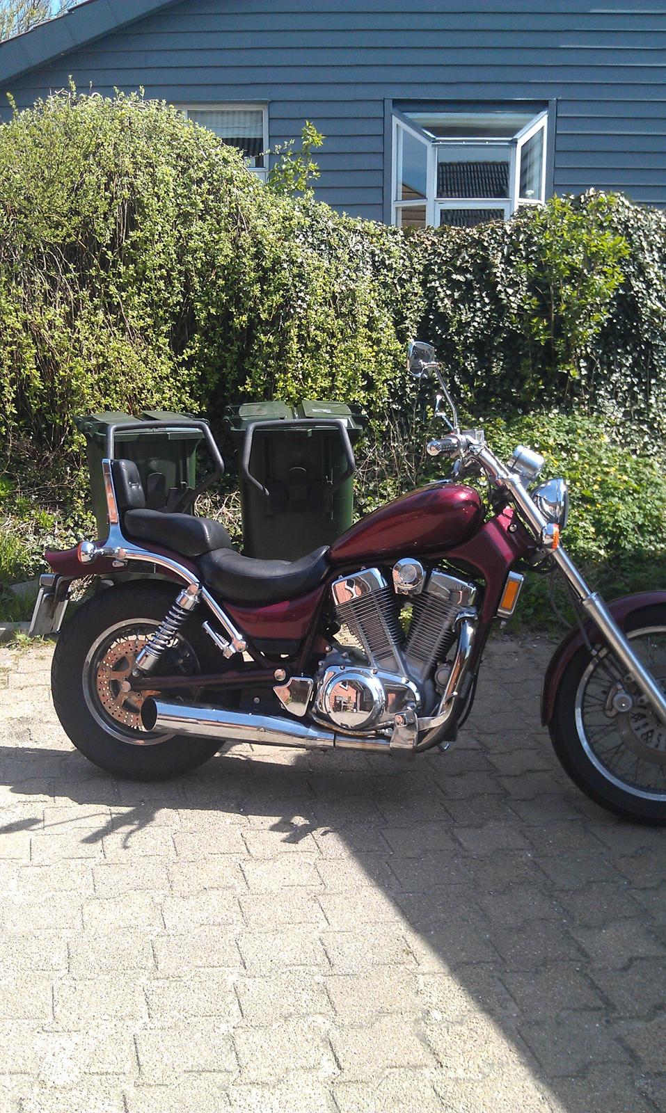 Suzuki Intruder vs 1400 billede 1