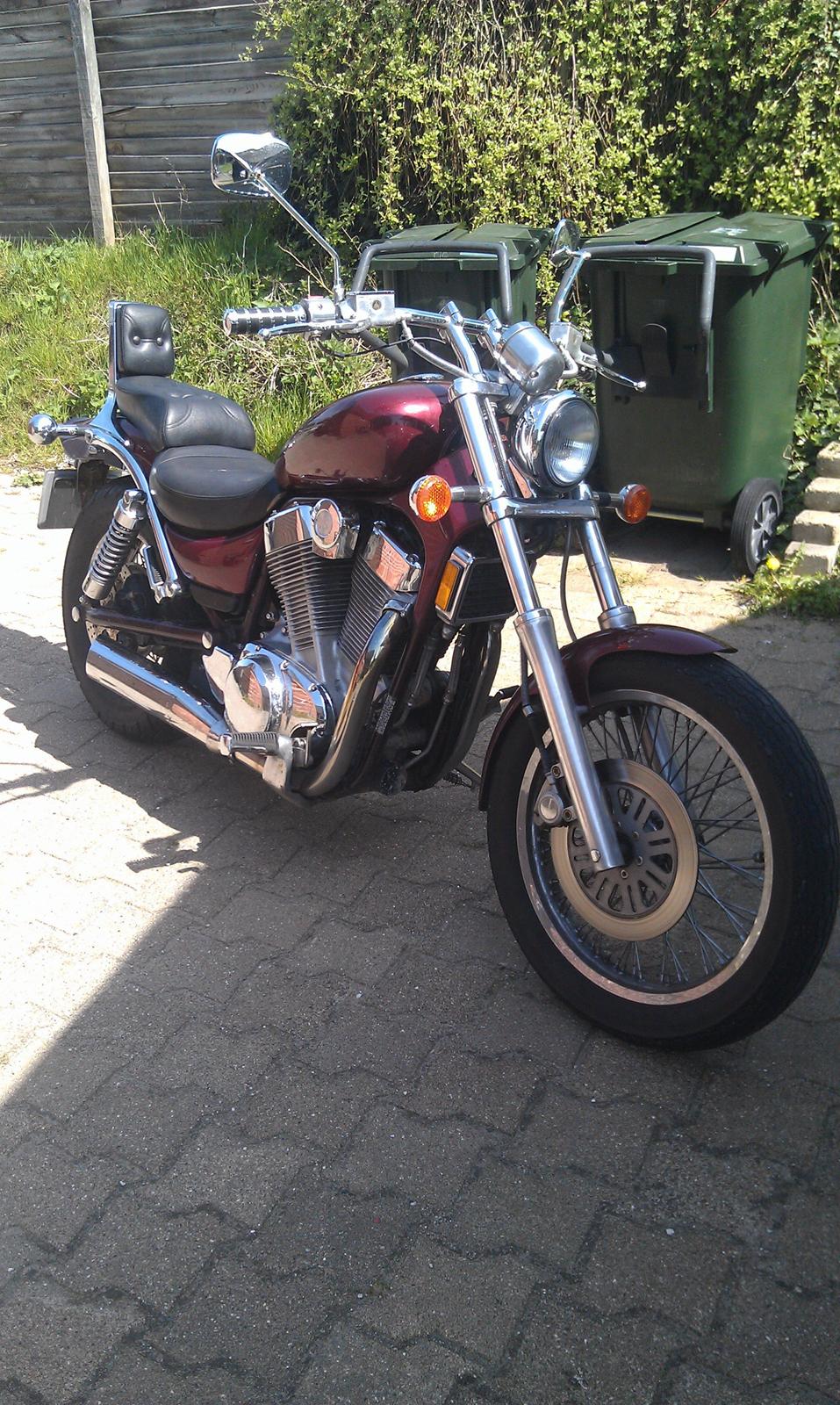 Suzuki Intruder vs 1400 billede 2