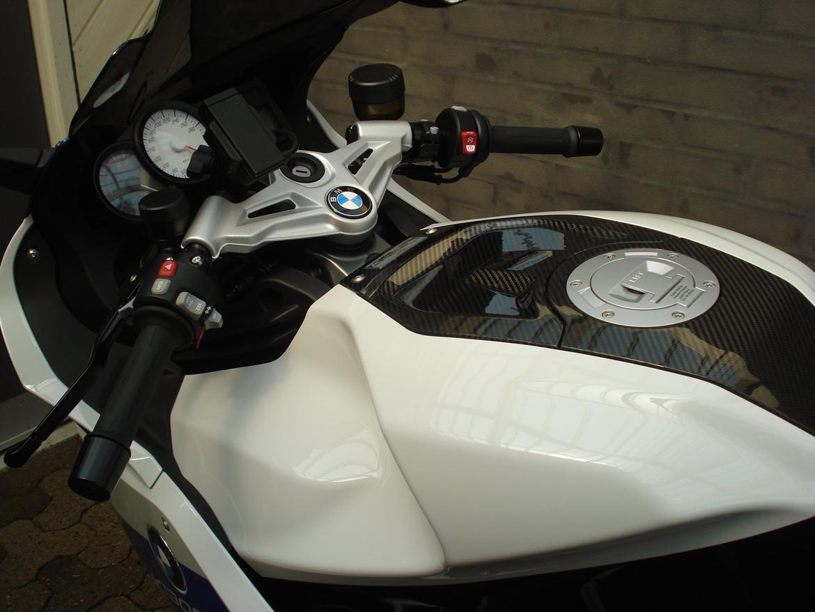 BMW K1300S HP EDITION - CARBON TANK/AIRBOX COVER billede 16