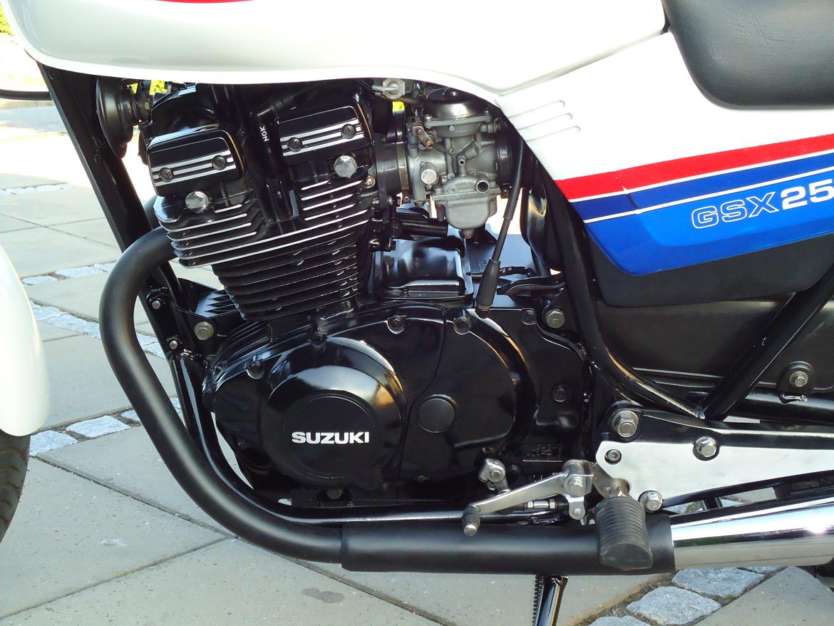 Suzuki GSX 250 ES billede 3