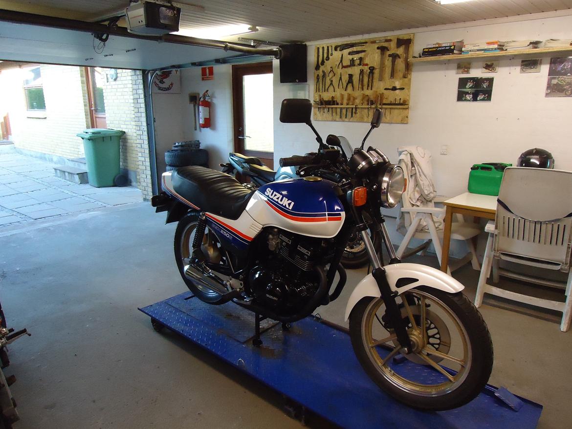 Suzuki GSX 250 ES billede 14