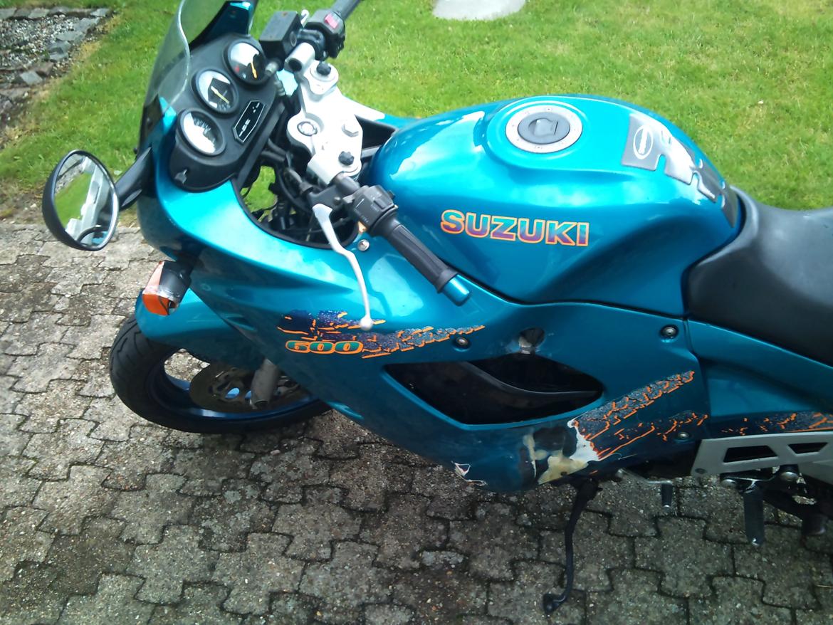 Suzuki GSX 600F(S) Katana **Solgt** billede 4