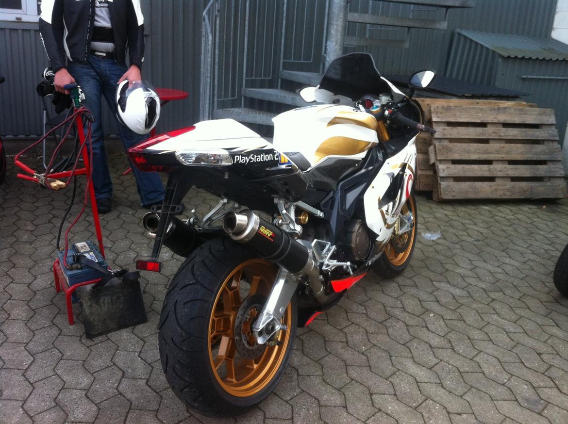 Aprilia RSV 1000 R Factory billede 8