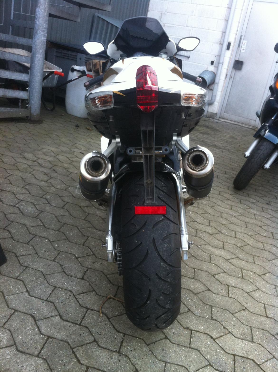 Aprilia RSV 1000 R Factory billede 9