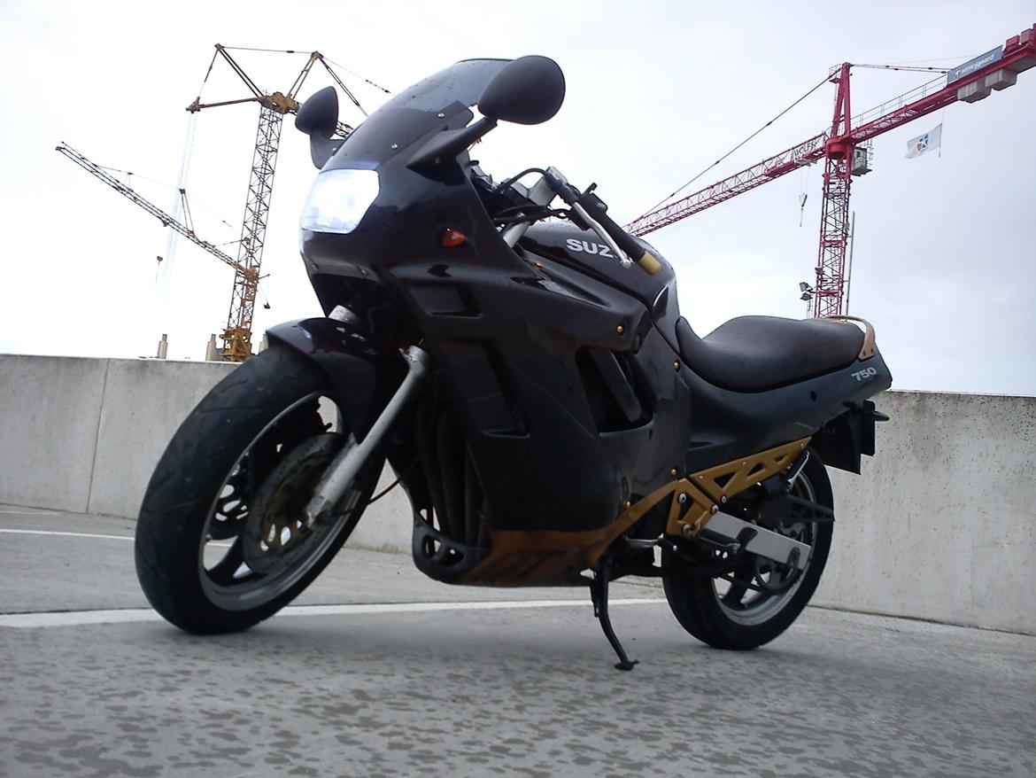 Suzuki GSX 750 F billede 2