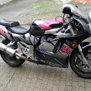 Suzuki gsxr 750w