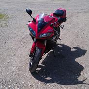 Yamaha r1