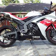 Yamaha R1