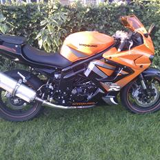 Hyosung GT650R (SOLGT) 