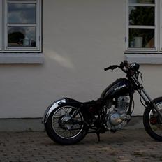 Suzuki GN250 Bobber