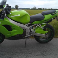 Kawasaki zx9 r