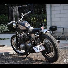 Kawasaki Z650 Bratstyle by Thomas Olsen